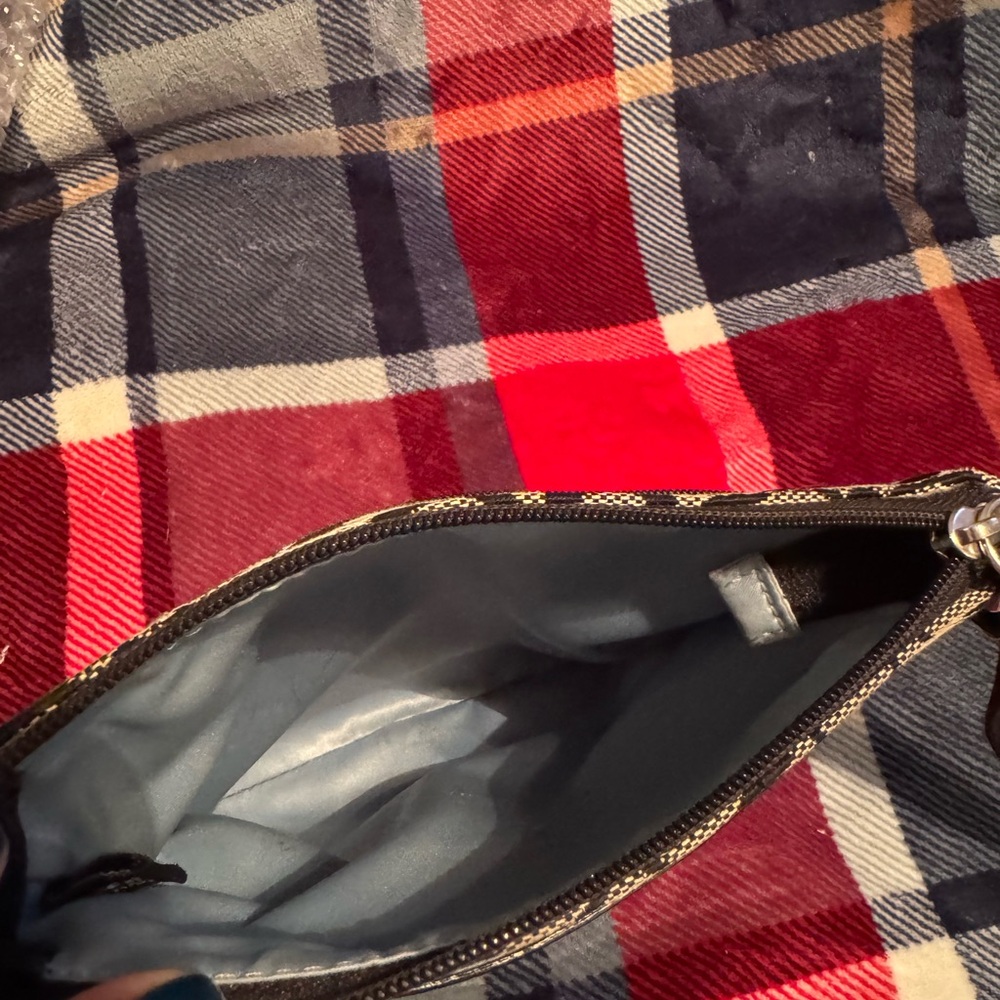 Coach Black and Cream Signature Shoulder Bag - Picture 3 of 8